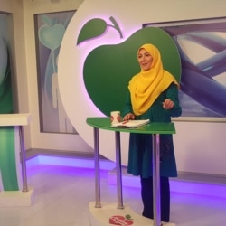 Gelare Jabbari, born in 1988 in Tehran, is a graduate of an Iranian government journalism school. She hosted several IRIB TV programs in the past decade, including “Good Morning Iran” on Channel 1, “New Day” on Channel 2 and “Lens” on IRIB International. Jabbari transitioned from hosting to behind-the-scenes roles with IRIB several years ago, before resigning from the network in January 2020.