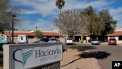 Hacienda HealthCare di kota Phoenix, Arizona di mana seorang perempuan yang dirawat karena koma, melahirkan akhir tahun 2018 lalu, 25 Januari 2019. (Foto: AP).