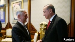 თურქეთის პრეზიდენტი და ამერიკის თავდაცვის მდივანი