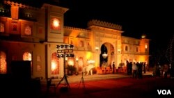 تقریب کے لئے خصوصی طور پر بنایا گیا سیٹ