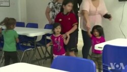 专家：跟父母分离会给移民儿童带来永久伤害