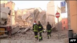 រូប​ភាព​ពី​កម្មវិធី​ទូរទស្សន៍​ Sky Tg24 បង្ហាញ​ពី​វិហារ basilica នៃ​ Norcia បន្ទាប់​ពី​រញ្ជួយដី​ដែល​មាន​កម្លាំង​ 6.6 កាល​ពី​ថ្ថៃទី​៣០ តុលា ២០១៦។