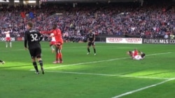 Kiper Terbaik Liga AS, Seorang Muslim