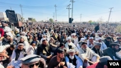 لکي مروت کې د ناامنۍ ضد او امن غوښتنې دپاره د زرګونو په شمېره کې خلک راوتلي