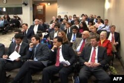 AQSh sobiq mudofaa vaziri Donald Ramsfeld ta'sis etgan dastur qatnashchilari