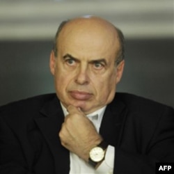 犹太人权活动家、基金会拨款委员会成员纳坦·夏拉斯基