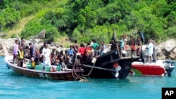 지난 1일 태국 푸켓에 도착한 버마 출신 로힝야 이슬람교들.