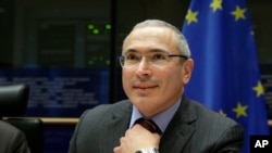 Russia's former richest man, exiled tycoon and ex-prisoner Mikhail Khodorkovsky was summoned for questioning in Moscow on Dec. 8, 2015.