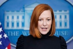 Sekretaris pers Gedung Putih Jen Psaki berbicara dalam konferensi pers di Gedung Putih, 23 Desember 2021, di Washington. (Foto: AP)