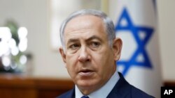 Perdana Menteri Israel Benjamin Netanyahu memimpin rapat kabinet mingguan di Yerusalem, 19 November 2017. 
