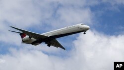 Pesawat Delta Air Lines tiba di Bandara Internasional Hartsfield–Jackson Atlanta, 8 Agustus 2016. (Foto:dok)