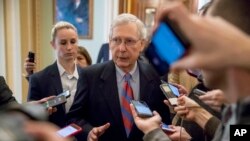 លោក Mitch McConnell មេដឹកនាំ​សំឡេង​ភាគច្រើន​នៅ​ព្រឹទ្ធសភា​ថ្លែង​ទៅ​កាន់​អ្នក​សារព័ត៌មាន នៅ​វិមាន​សភា កាលពី​ថ្ងៃទី២៥ ខែមករា ឆ្នាំ២០១៩។