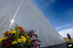 Tugu peringatan bagi para korban dalam rangkaian serangan 11 September di lokasi jatuhnya pesawat tersebut di Shanksville, Pennsylvania, 10 September 2019.