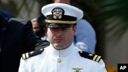 جک مک‌کین، پسر ارشد جان مک‌کین، سناتور فقید ایالات متحده، برای مدت یک سال به حیث پیلوت هلیکوپتر در افغانستان خدمت کرده است