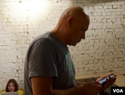 Former deputy prime minister and civil rights campaigner Oleh Rybachuk was on Pavel Sheremet's last radio show -- he thinks the slaying of his friend is part of Russia's "hybrid war" against Ukraine. (Photo: J. Dettmer / VOA)