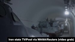Foto yang dirilis Iran, Sabtu, 18 Januari 2025 memperlihatkan pangkalan angkatan laut bawah tanah di lokasi yang tidak disebutkan. (Foto: Pool via WANA/Reuters)
