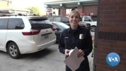 VOA英语视频: 防疫期间为老人买菜的消防员送爱心上门