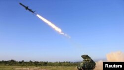 북한이 지난 2017년 5월 순항미사일을 시험발사했다며 공개한 사진.