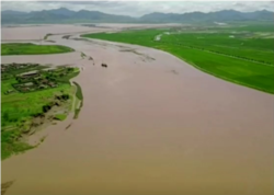 북한 관영매체들이 지난 7일 폭우로 물에 잠긴 은파군의 모습을 촬영한 영상을 공개했다.