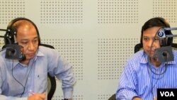 លោក គល់ បញ្ញា នាយកអង្គការ​ឃ្លាំ​មើល​ការ​បោះឆ្នោត​ ខុមហ្រ្វែល COMFREL (ឆ្វេង) និង​លោក សុខ ខេមរា នៃ VOA នៅ​ក្នុង​​កម្មវិធី​ Hello VOA ពិសេស​អំពី​«ដំណើរការ​កែទម្រង់​បោះឆ្នោត​និង​ការ​រៀបចំ​ការ​ចុះ​ឈ្មោះ​អ្នក​បោះឆ្នោត»​ នៅ​បន្ទប់​ផ្សាយ VOA នៅ​ភ្នំពេញ​កាល​ពី​ថ្ងៃ​អង្គារ​ទី​១៨ ខែ​សីហា ឆ្នាំ​២០១៥។ (លឹម សុធី/VOA) 