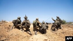 Ova fotografija koju je izraelska vojska objavila 4. augusta 2024. prikazuje izraelske trupe koje djeluju na terenu u Pojasu Gaze.