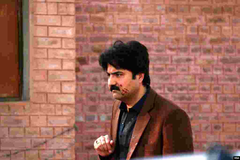 Pokistonning Peshovar shahrida shialar masjidiga jangarilar bostirib kirib, o&#39;t ochgan. Kamida 19 kishi halok bo&#39;lgan. 60 odam yarador.