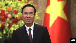Presiden Vietnam Vo Van Thuong terlihat menjelang pertemuan dengan Menteri Luar Negeri Kamboja Prak Sokhonn di Hanoi, Vietnam pada Selasa, 21 Maret 2023. (Foto: AP)