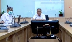 Direktur Jenderal Pengendalian Pencemaran dan Kerusakan Lingkungan, KLHK, Karliansyah, memberikan keterangan mengenai Indeks Kualitas Lingkungan. (Foto: VOA/Petrus Riski)