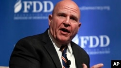Penasihat Keamanan Nasional Amerika H. R. McMaster berbicara pada sebuah forum di Washington DC (foto: dok). 