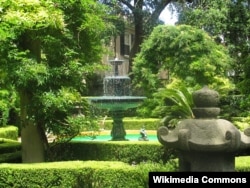 A Residential Garden in Charleston, South Carolina