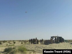 La Fama patrouille dans le cercle d'Ansongo, région de Gao, au Mali, le 13 mars 2017. (VOA/Kassim Traoré)