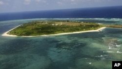 Pulau Pagasa bagian dari gugusan Kepulauan Spratly yang disengketakan, di Laut Cina Selatan yang terletak di lepas pantai barat Filipina, 20 Juli 2011. (Foto: Reuters)