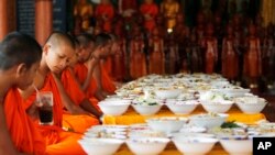 ក្នុង​រយៈ​ពេល​ចុង​ក្រោយ​នេះ ​សារព័ត៌មាន​​ជាច្រើន​បាន​រាយ​ការណ៍​អំពី​​ការ​ប្រព្រឹត្ត​វៀរ​ចាក​នឹង​សិក្ខាបថ​ឬ​ធម្ម​វិន័យ​របស់​សង្ឃ​​មួយ​ចំនួន​ជា​បន្ត​បន្ទាប់។​