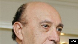 Wakil Presiden Mesir Omar Suleiman menyebut demonstrasi yang terus berlangsung telah menganggu kehidupan sehari-hari rakyat Mesir.