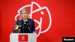 마그달레나 안데르손 스웨덴 총리가 15일 집권 사회민주당의 북대서양조약기구(NATO ∙ 나토) 가입 찬성 결정 후 기자회견하고 있다. (자료사진)