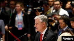 លោក Robert C. O’Brien ចូលរួម​នៅ​ក្នុង​កិច្ចប្រជុំ​កំពូល​អាស៊ាន-អាមេរិក​លើក​ទី៧ នៅ​ក្នុង​ក្រុង​បាងកក ប្រទេស​ថៃ កាលពី​ថ្ងៃទី៤ ខែវិច្ឆិកា ឆ្នាំ២០១៩។