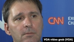 Možete da vidite sliku po kojoj tabloidi rade i kako se predsednikove apstrakcije i mišljenja prihvataju kod tabloida koji su njemu verni: Igor Božić