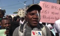 Impartial Info reporter Daniel Lamartiniere said he's a victim of police brutality. (Matiado Vilme/VOA)