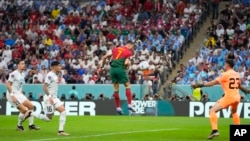 گول که از توسط فرناندوس بازیکن خط میانۀ تیم پرتگال به ثمر رسید و نخست فکر شد که به سر رونالدو تماس کرده است