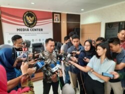 Ketua Dewan Pimpinan Cabang Tegal Himpunan Nelayan Seluruh Indonesia Riswanto di kantor Kementerian Koordinasi bidang Politik, Hukum, dan HAM, Senin, 6 Januari 2019. (Foto: Fathiyah Wardah/VOA)