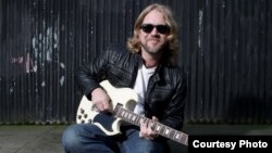 Devon Allman (Photo by Richard Ecclestone)