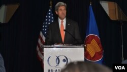 The gantry arms close around the <em>Soyuz TMA-20M</em> spacecraft to secure the rocket, as seen in this long exposure photograph at launch pad 1 at the Baikonur Cosmodrome in Kazakhstan. Launch of the <em>Soyuz</em> rocket is scheduled for March 19 and will carry <em>Expedition 47 Soyuz</em> Commander Alexey Ovchinin of Roscosmos, Flight Engineer Jeff Williams of NASA, and Flight Engineer Oleg Skripochka of Roscosmos into orbit to begin their five and a half month mission on the International Space Station (ISS).