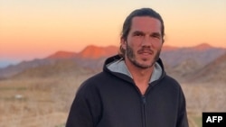 Benjamin Briere, warga negara Perancis yang ditahan oleh pemerintah Iran tahun lalu dengan tuduhan spionase. Foto diambil dari akun Twitter pengacara Briere, Saeid Dehghan.