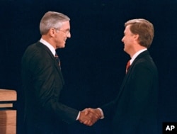 Lloyd Bentsen, left, and Dan Qualye at 1988 vice presidential debate.