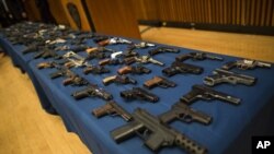 纽约警局罗列出近100种非法枪支(资料照片)