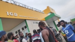 Warga Nduga yang marah menuntut agar jenazah kedua korban penembakan segera dimakamkan dan meminta pertanggungjawaban presiden. (foto: Istimewa)