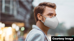 As part of the CES 2021 virtual consumer electronics show, LG presented a wearable air purifier as well as a device that can be carried around to purify air in a car or office. (LG)