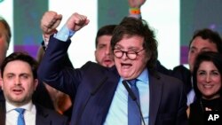 Tokoh libertarian Argentina, Javier Milei, dalam kampanye di Buenos Aires (foto: dok), 