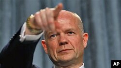 Britain's Foreign Secretary, William Hague, delivers his first foreign policy speech at the Foreign and Commonwealth Office in London, 1 Jul 2010 (file photo)
