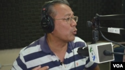 លោក​បណ្ឌិត សុក ស៊ីផាណា​ ទី​ប្រឹក្សា​ផ្នែក​សេដ្ឋកិច្ច​របស់​រដ្ឋាភិបាល​កម្ពុជា​ ពិភាក្សា​ក្នុង​កម្មវិធី​«សំឡេង​យុវជន» កាល​ពី​ថ្ងៃ​ទី​១១ ខែ​កុម្ភៈ។